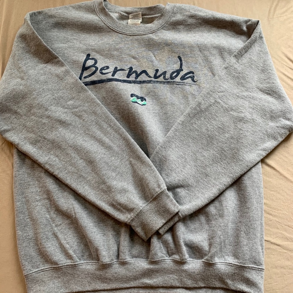 Bermuda crew neck